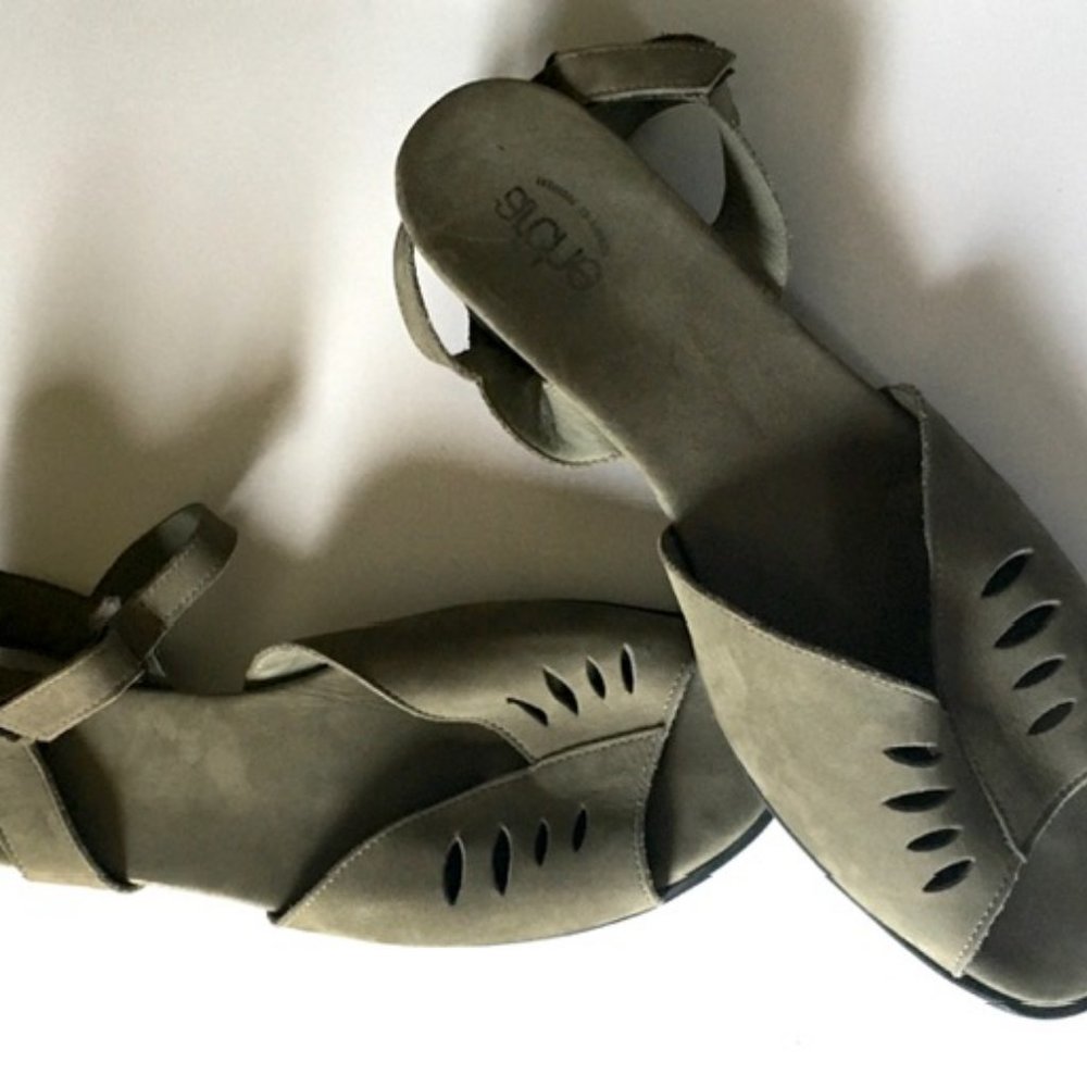 Arche sandals--Nubuck--light, flexible, stylish, latex soles